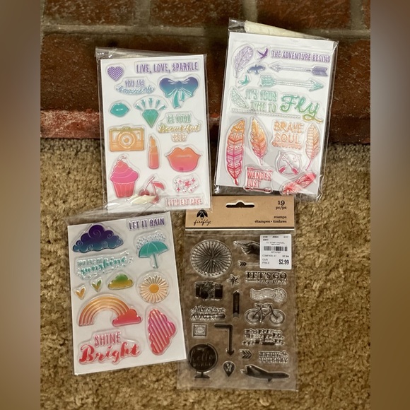 Assorted Lot of Stamps - Picture 8 of 9